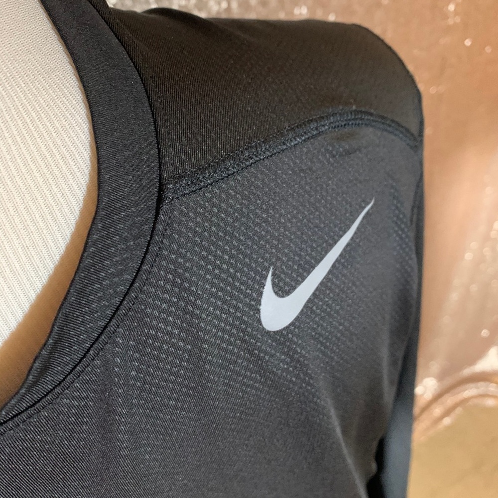 Nike Fit Black Long Sleeve                   B1 - Picture 2 of 7